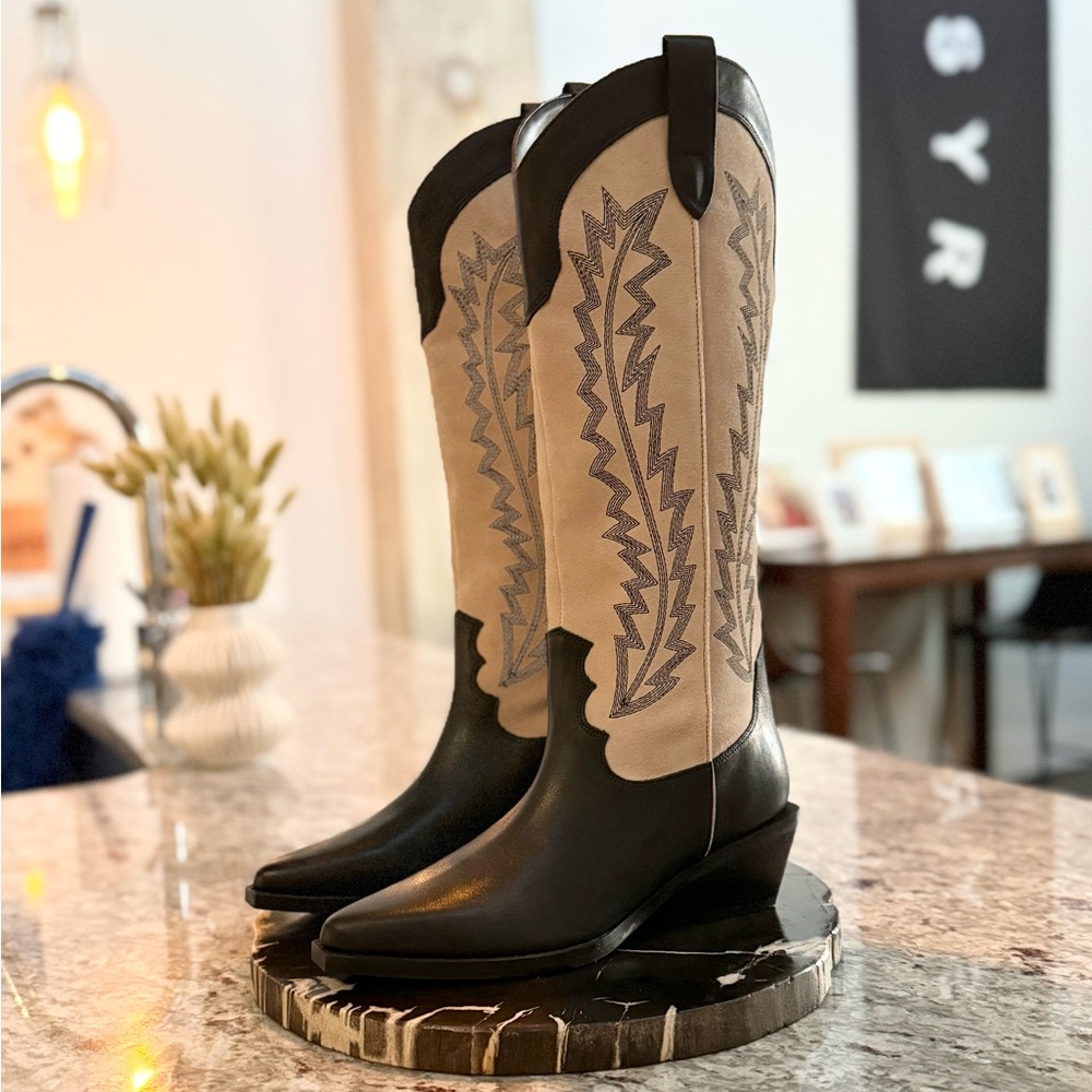 Never Worn Marc Fisher Black and Beige Roselle Western Boots